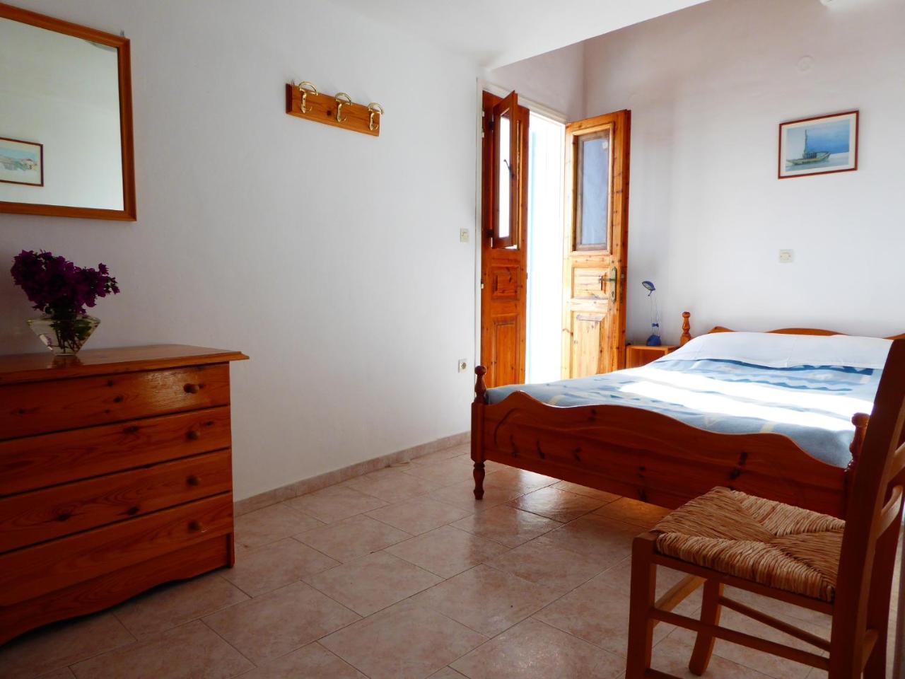 Villa Yorgos Chalki Town Exterior photo