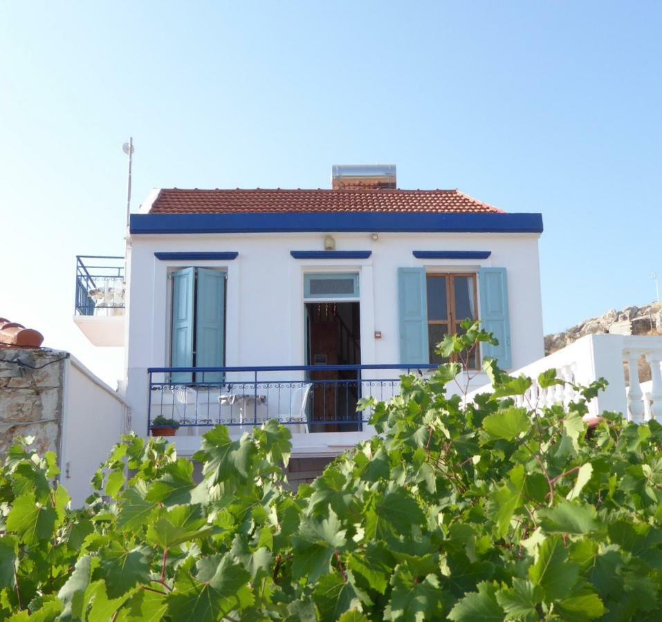 Villa Yorgos Chalki Town Exterior photo